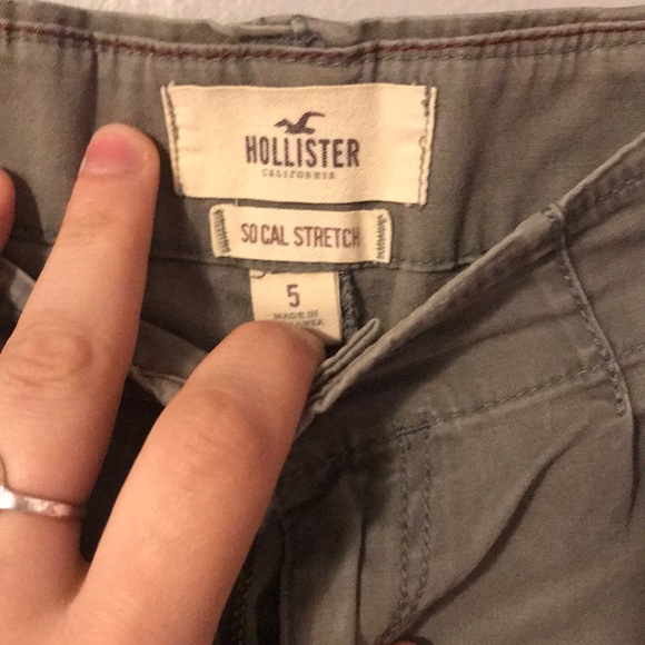 Hollister So-Cal Stretch rolled hem shorts - Picture 2 of 4